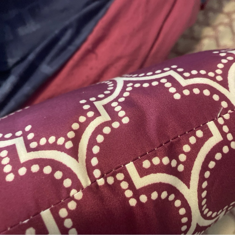 🩷5/$10🩷 Decor pillow - Picture 6 of 6